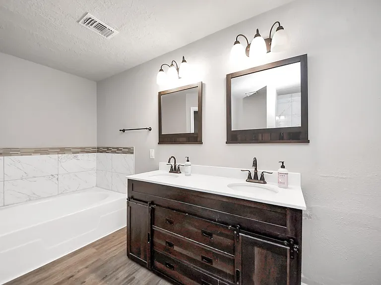16118 Bunker Ridge Rd — Photo 31