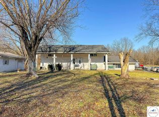 1741 McVey Rd, Sedalia, MO 65301