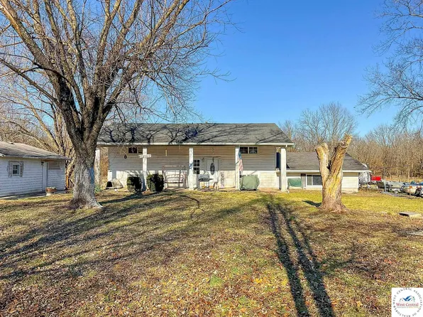 1741 McVey Rd, Sedalia, MO 65301