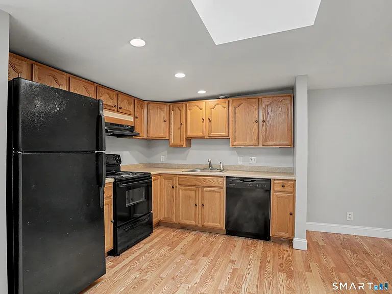 14 Center Ave #1S — Photo 7