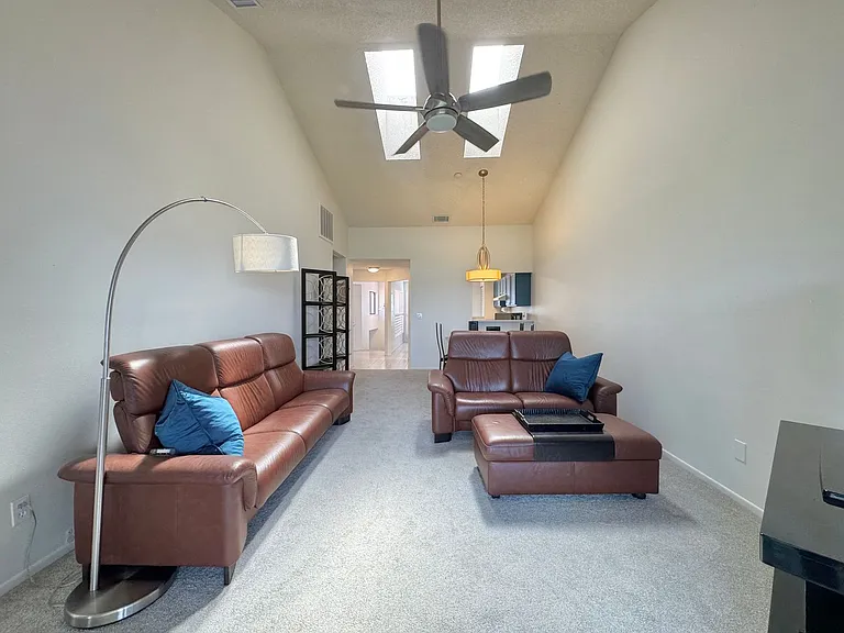 715 Magnolia Pl — Photo 18
