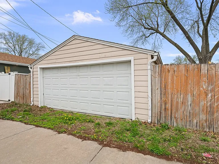 1815 Cody St — Photo 24