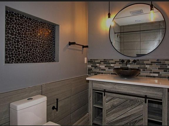 5th image of 1106 Rainbow Dr