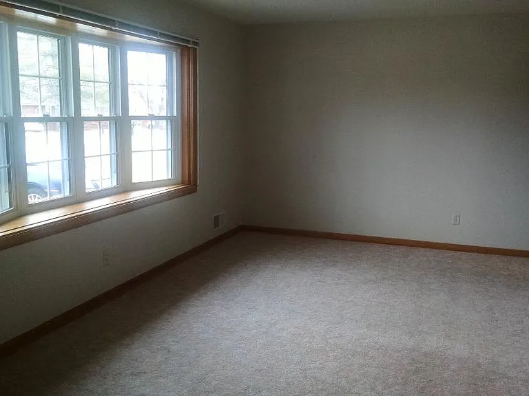 114 Valleybrook Ave — Photo 8