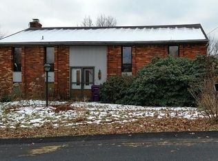 101 Teton Dr, Pittsburgh, PA 15239