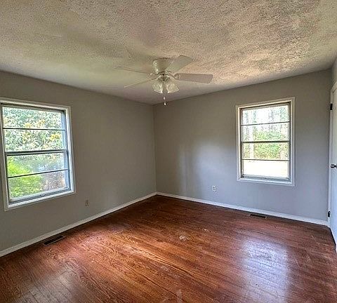 3rd image of 1810 Wendover Dr