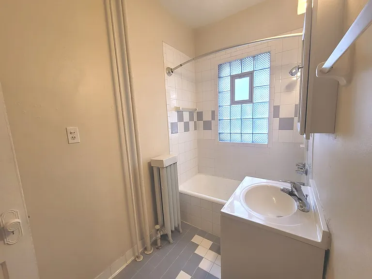 719 Knapp — Photo 8