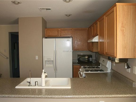 3rd image of 8124 Finch Feather St #0