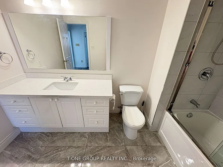 34 Navaho Dr #UPPER FL — Photo 12