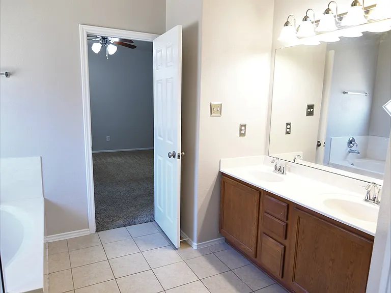 1008 Starlight Dr — Photo 21