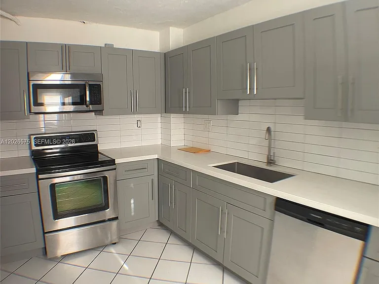 12590 NE 16th Ave #610 — Photo 4