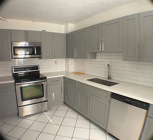 12590 NE 16th Ave #610 Photo 1 12590 NE 16th Ave #610 Photo 1