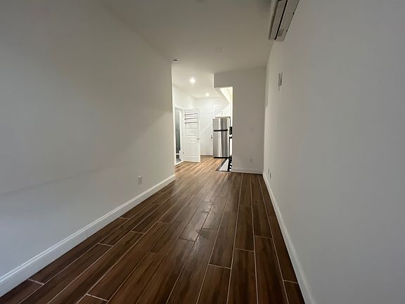 3rd image of 44 W 128th St #2A