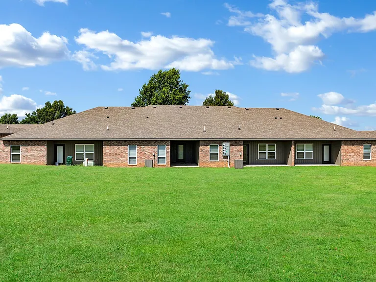 8535 Cedar Oaks Cir — Photo 21