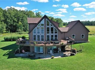 1400 Stillwater Dr, Deerfield, OH 44411