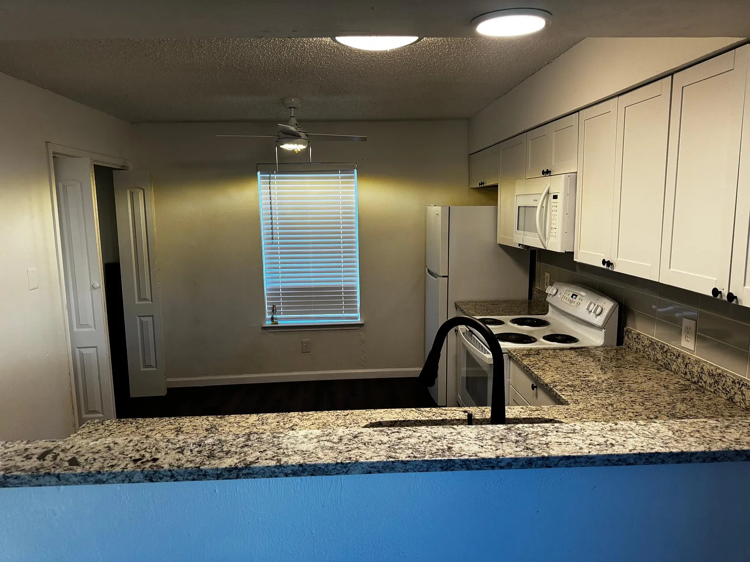 2 bed, 924 sqft, $1,500 — Photo 2