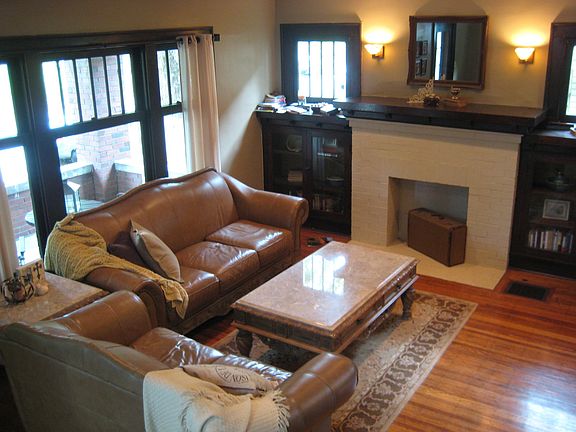 2nd image of 4056 Broadway St