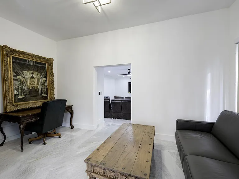 1629 S Lakeside Dr — Photo 10
