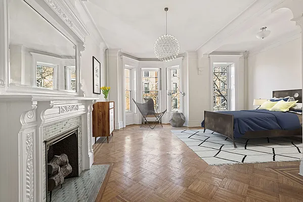 Sold by Compass | media 5