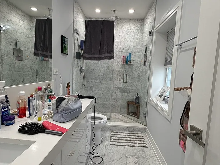 2145 W Fletcher St #3R — Photo 5
