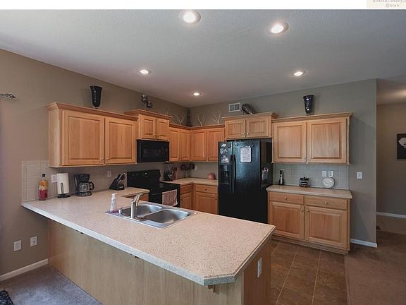 2nd image of 1218 N 132nd St