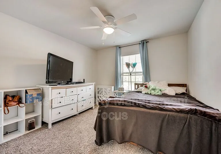 809 Meadow Wood Ln — Photo 11