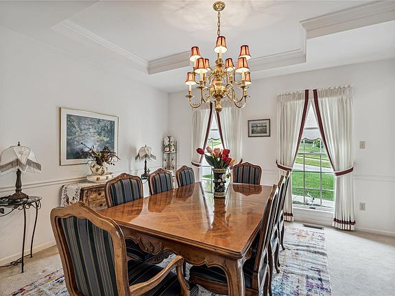 3rd image of 5943 Summerhedge Pl