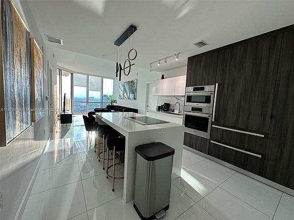 4th image of 851 NE 1st Ave #2408