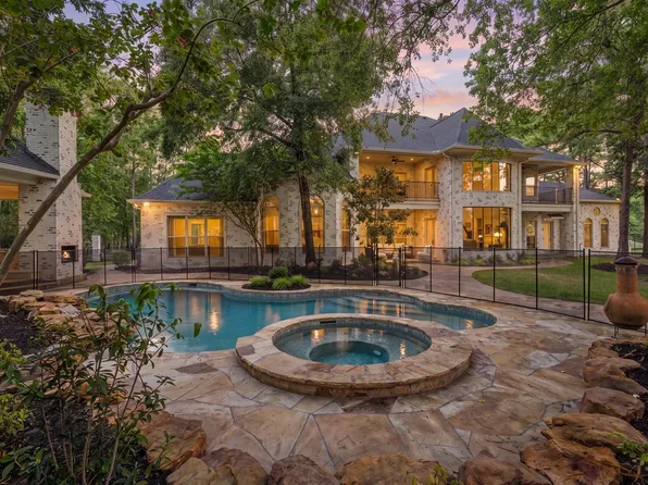 31 Hollymead Dr, Spring, TX 77381