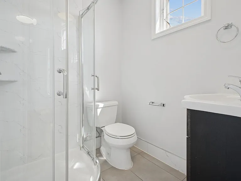 240.5 South St #4 — Photo 15