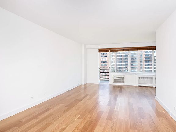 3rd image of 392 Central Park W APT 12K