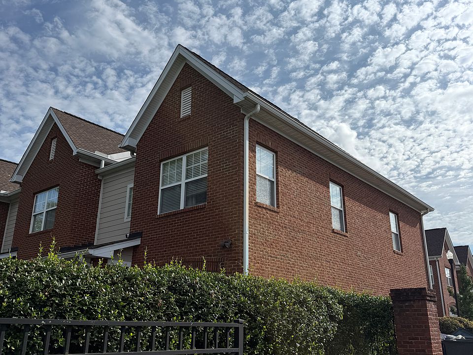2nd image of 124 Lincoln St