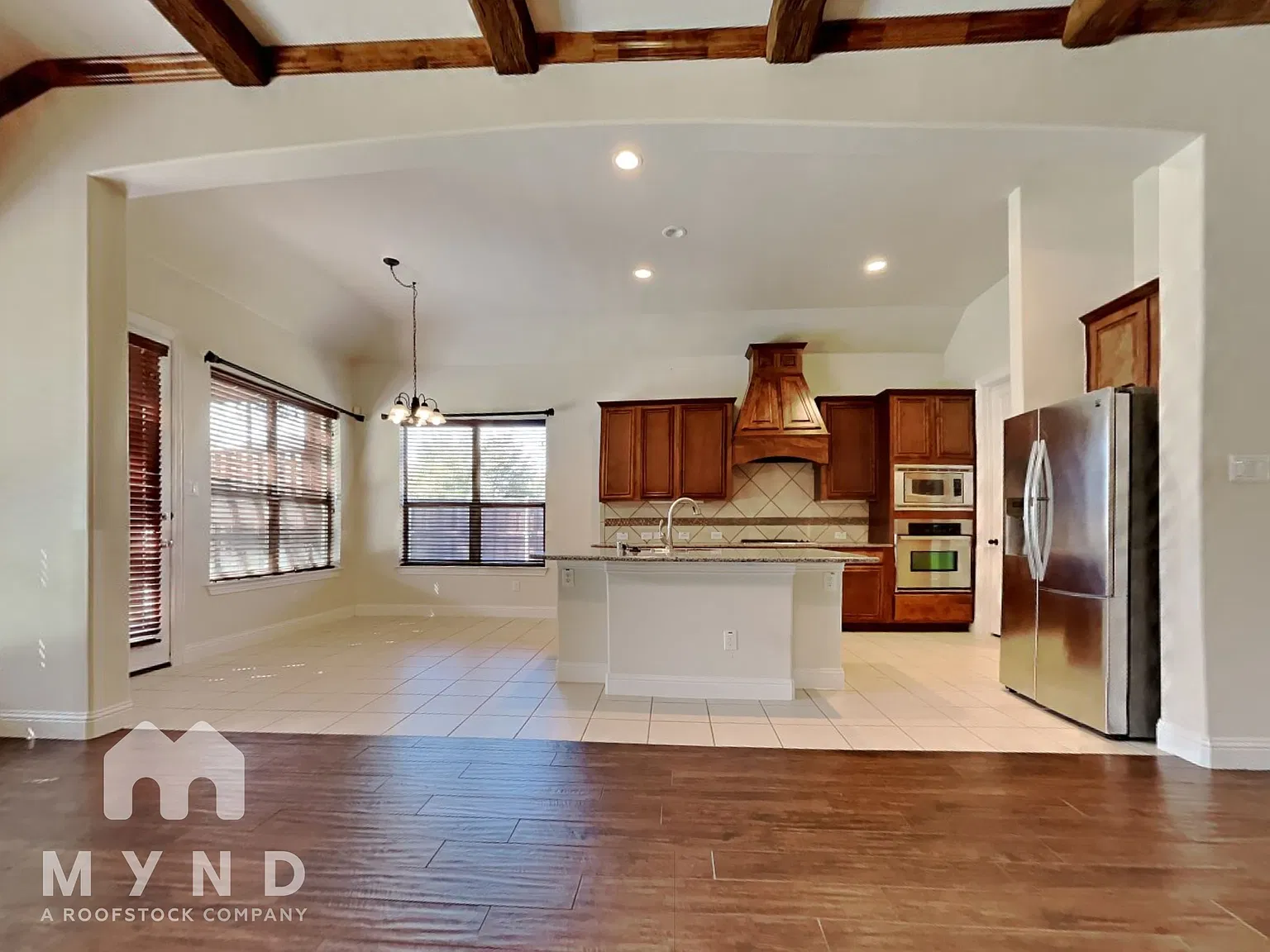 3 bed, 2.0 bath, 2506 sqft, $2,995 — Photo 3