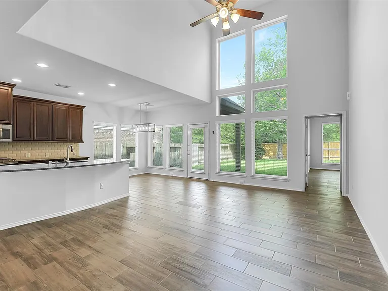 218 Kinnerly Peak Pl — Photo 3