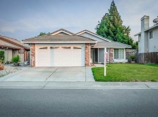 948 Vintage Oak Ave, Galt, CA 95632