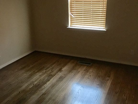 5th image of 102 Asbill Ave
