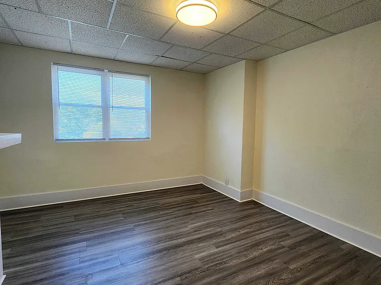 513 Margaret St — Photo 21