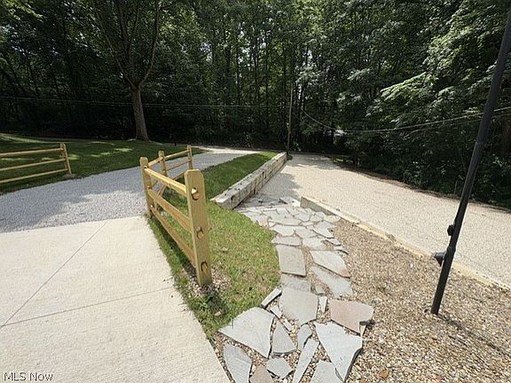 5th image of 3377 Luli Rd