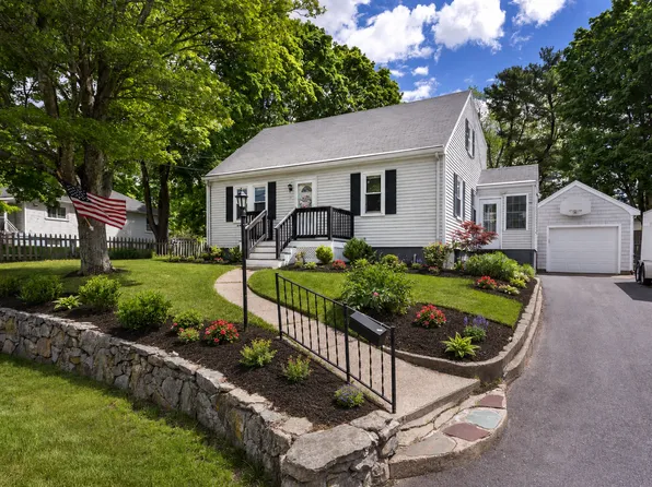 92 Hawthorn St, Westwood, MA 02090
