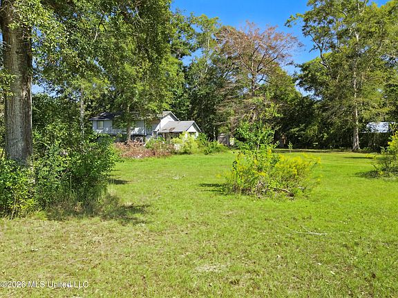 3rd image of 18250 Oak Dr