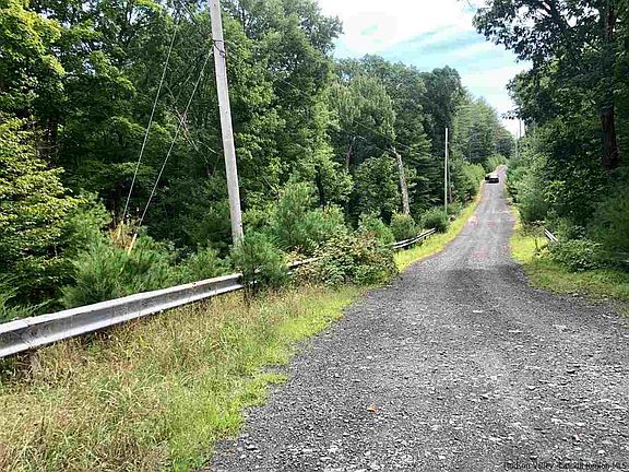 4th image of 10 Stony Creek Ln