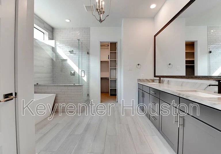 2928 Lamar St — Photo 29