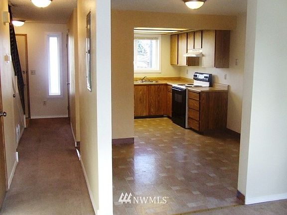 4th image of 4322 4324 S Cedar Street