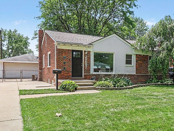 3rd image of 29687 Westfield St
