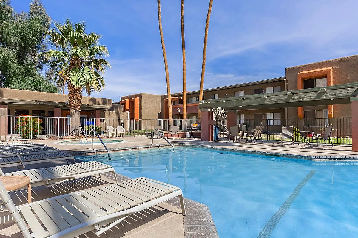 La Ventana Apartments — Photo 4