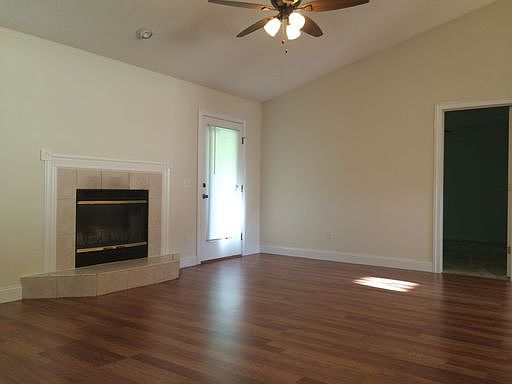 4th image of 1700 Glen Laurel Dr