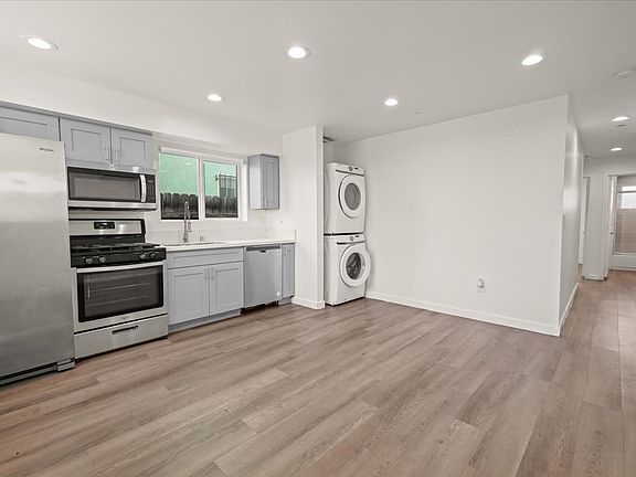 5th image of 1887 W 20th St #1/2