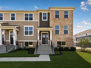 164 E Berkshire Dr, Crystal Lake, IL 60014