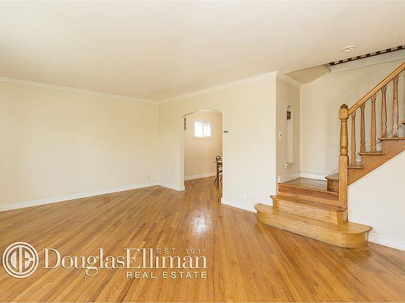 2nd image of 11822 225th St