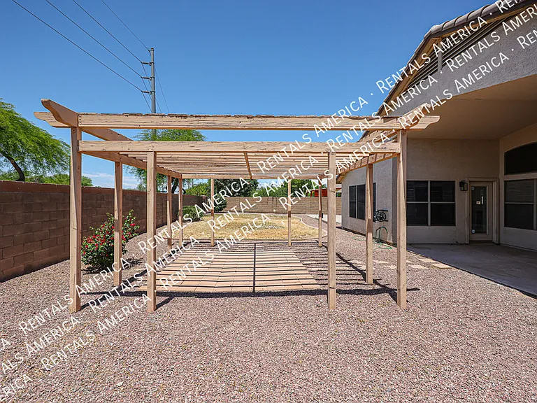 2276 S Bahama Dr — Photo 34